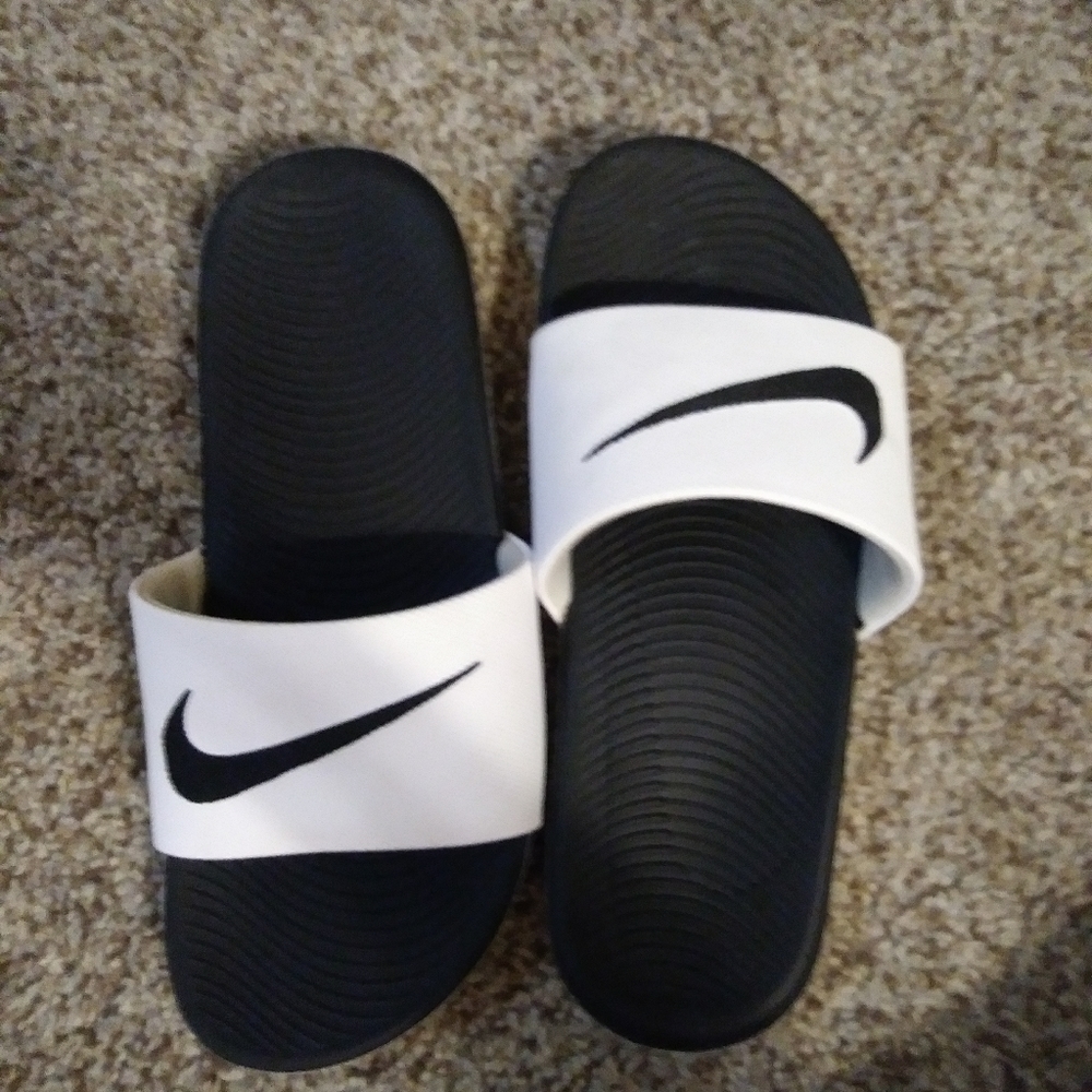 Nike slides